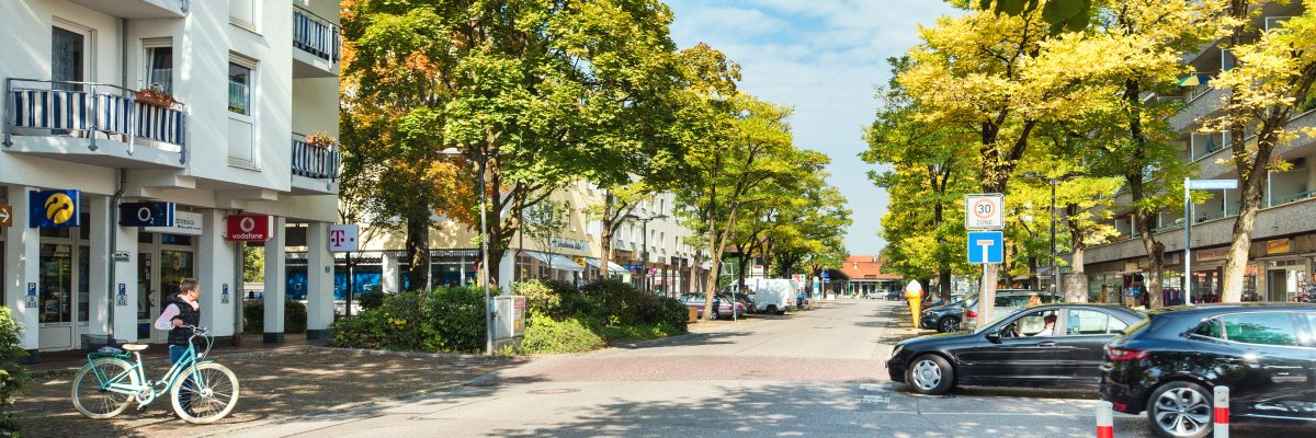 Baumallee Bahnhofstrasse kurz vor dem Bahnhof