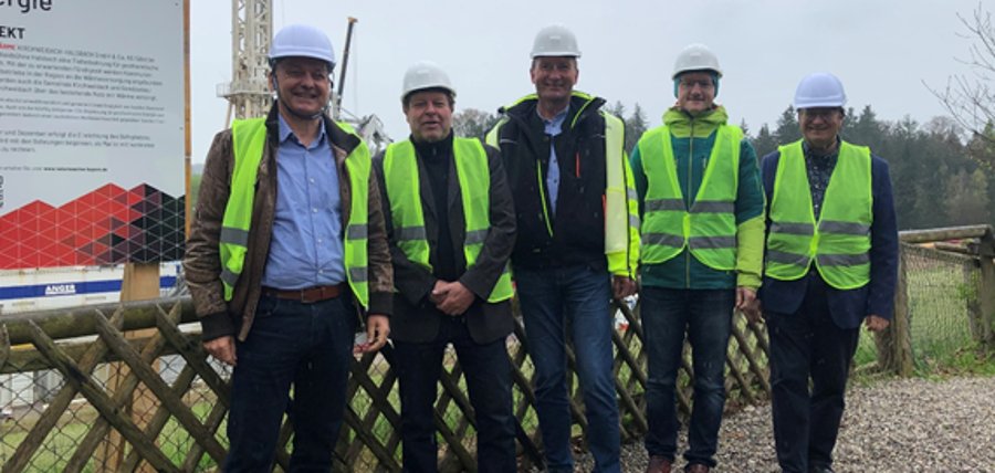 Fünf Männer in Warnwesten