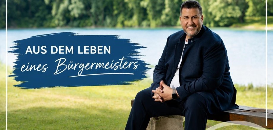 Mann auf Parkbank