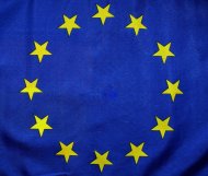 europaflagge mit gelben sternen auf blauen hintergrund