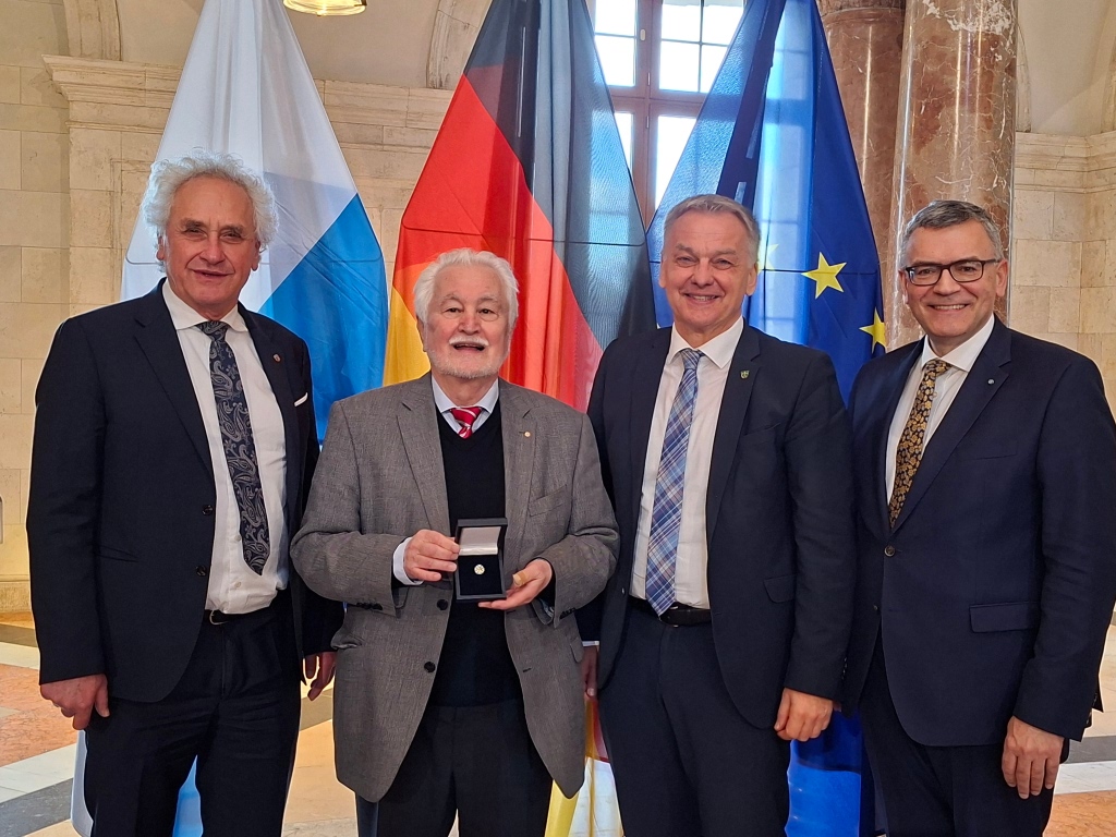 Vier Männer in Staatskanzlei in München