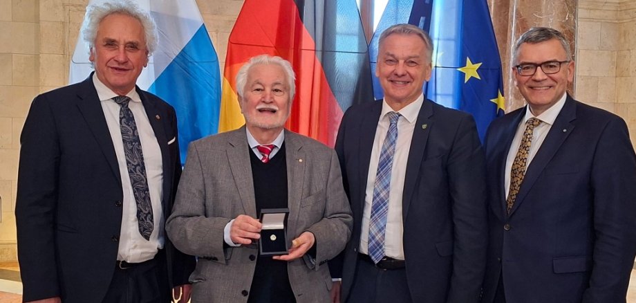 Vier Männer in Staatskanzlei in München