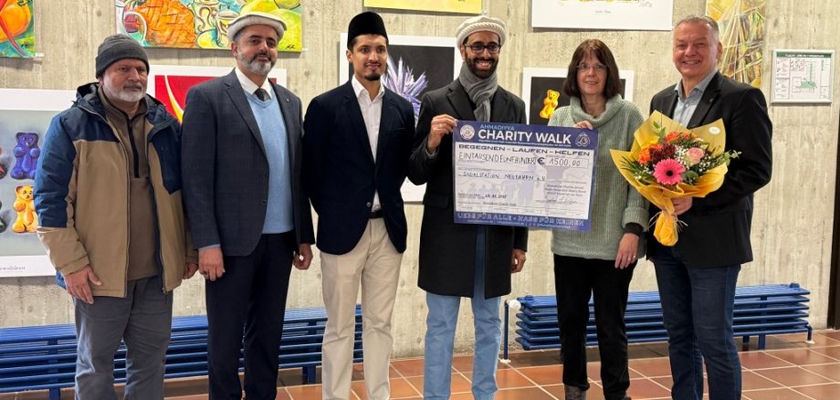 5 Männer, eine Frau