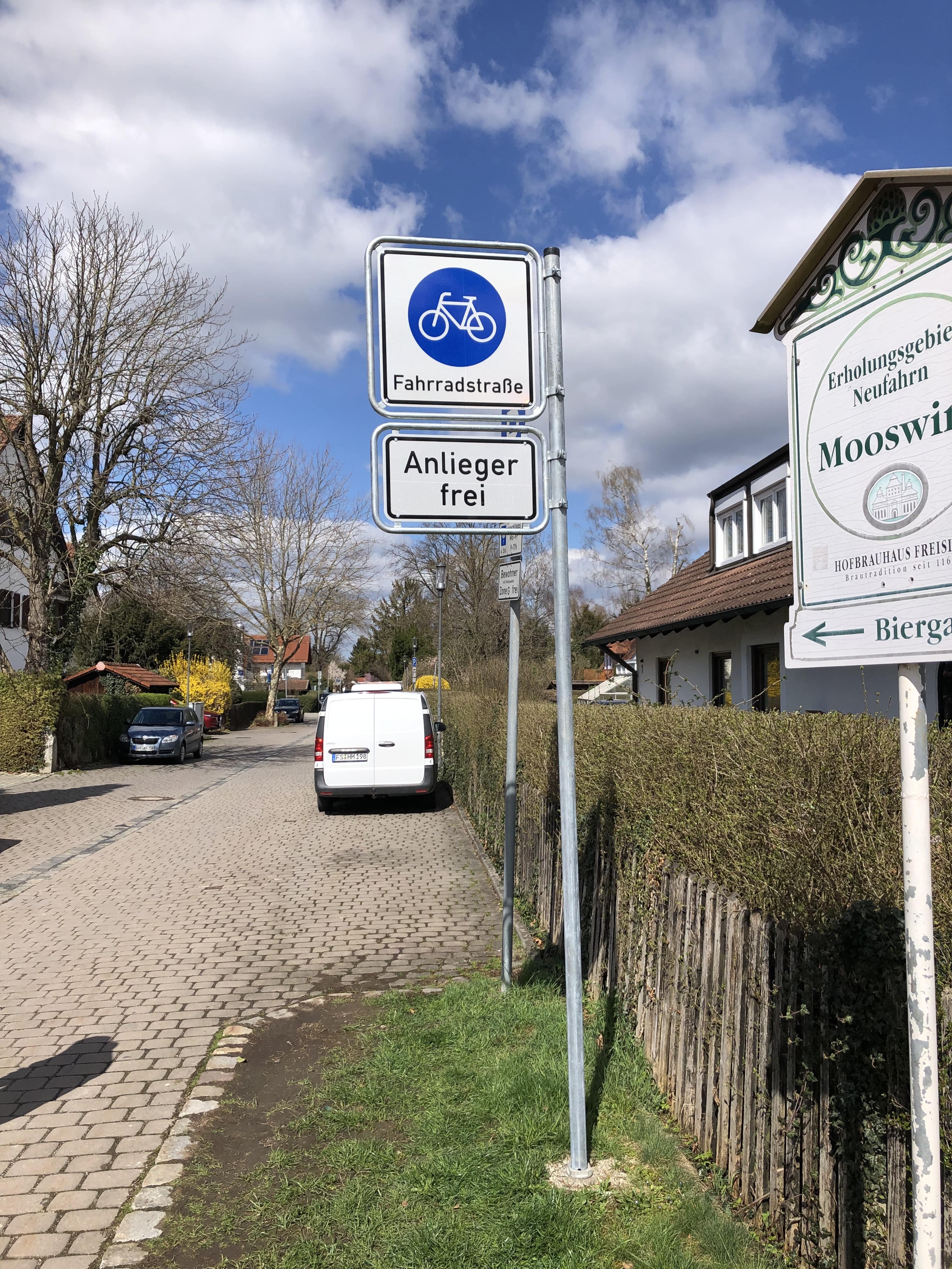 Hinweis zur Neufahrner Fahrradstrasse