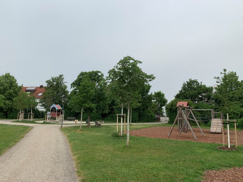 Bäume am Spielplatz