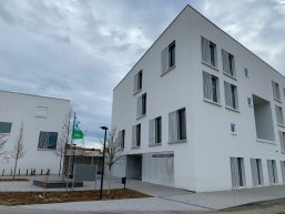 Eingangsbereich der Grundschule am Fürholzerweg 